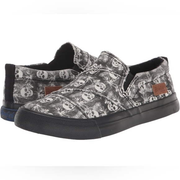 Blowfish Other - Blowfish Gray Skull Black & White Slip On Tennis Shoes Perfect NEW Size 3